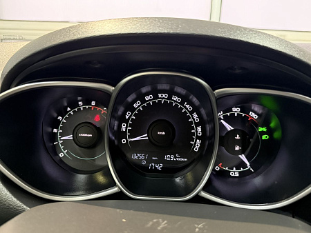 ВАЗ (LADA) Vesta 1.6 MT (106 л.с.) 2016