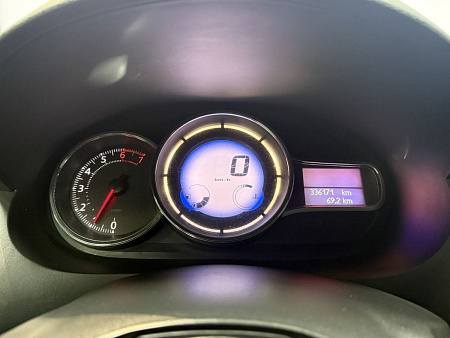 Renault Fluence 1.6 MT (106 л.с.) 2013
