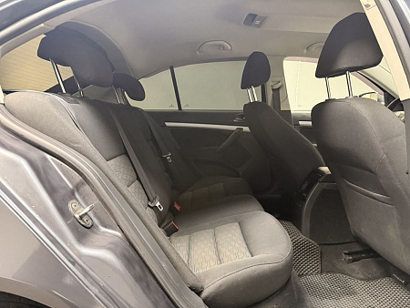 Skoda Octavia 1.6 MPI MT (102 л.с.) 2012