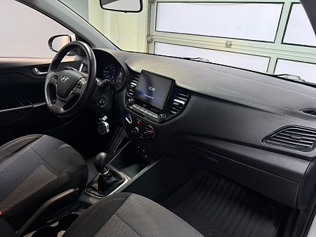 Hyundai Solaris 1.6 MT (123 л.с.) 2021