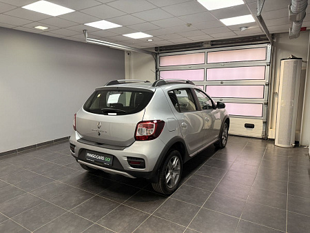 Renault Sandero Stepway 1.6 AT (102 л.с.) 2021