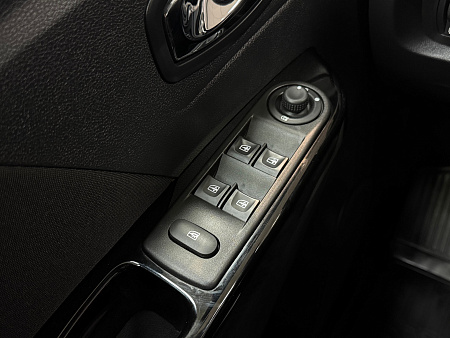 Renault Kaptur 2.0 4WD MT (143 л.с.) 2016