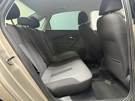 Volkswagen Polo 1.6 MPI MT (110 л.с.) 2016