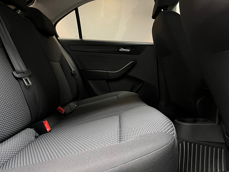 Volkswagen Polo 1.6 MPI MT (110 л.с.) 2020