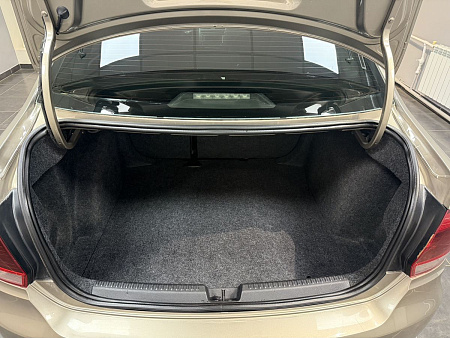 Volkswagen Polo 1.6 MPI MT (110 л.с.) 2016