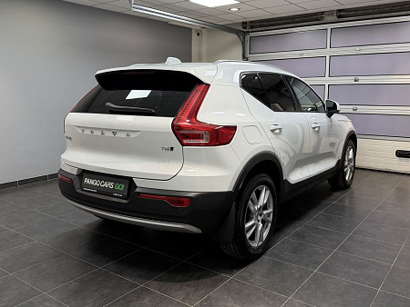 Volvo XC40 2.0 4WD AT (190 л.с.) 2020