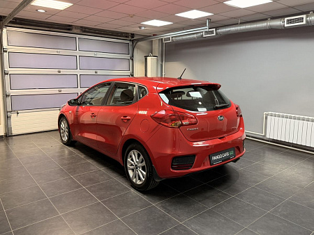Kia Ceed 1.6 AT (129 л.с.) 2015