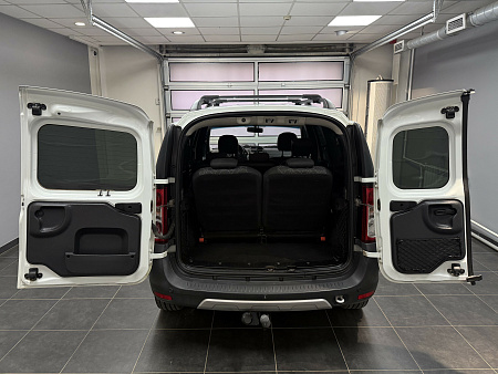 ВАЗ (LADA) Largus Cross 1.6 MT (106 л.с.) 2019