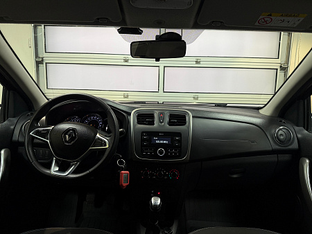 Renault Logan Stepway 1.6 MT (113 л.с.) 2021