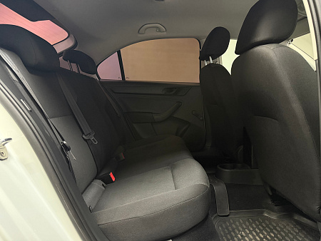 Skoda Rapid 1.6 MPI MT (90 л.с.) 2015