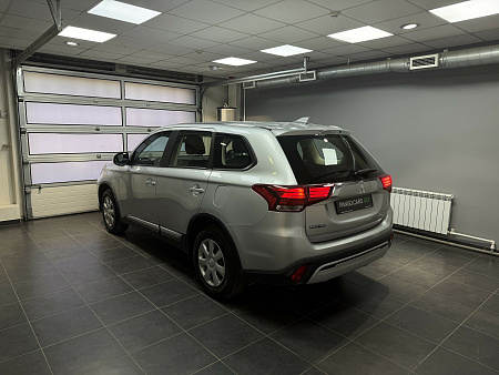 Mitsubishi Outlander 2.0 CVT (146 л.с.) 2019