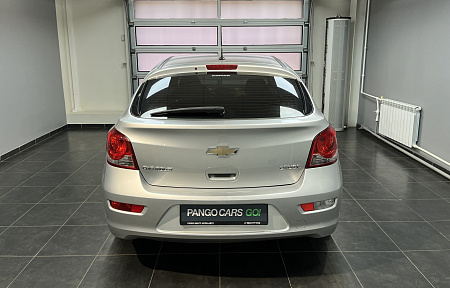 Chevrolet Cruze 1.6 MT (109 л.с.) 2012
