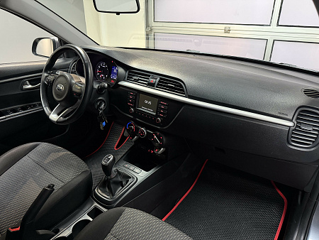 KIA Rio X-Line 1.6 MT (123 л.с.) 2018