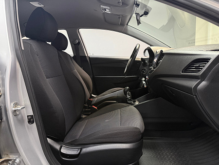 Hyundai Solaris 1.6 MT (123 л.с.) 2021