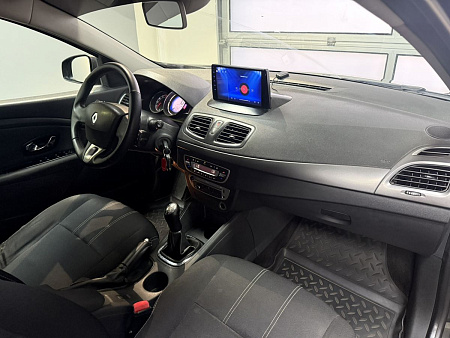 Renault Fluence 1.6 MT (106 л.с.) 2013