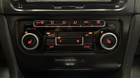 Volkswagen Golf 1.6 DSG (102 л.с.) 2012