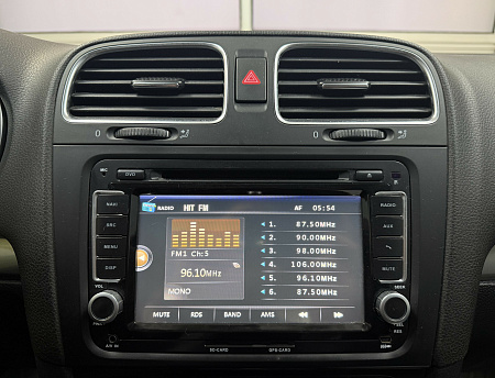 Volkswagen Golf 1.6 DSG (102 л.с.) 2012