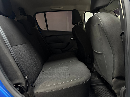 Renault Sandero Stepway 1.6 MT (82 л.с.) 2018