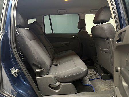 Opel Zafira 1.8 MT (140 л.с.) 2011