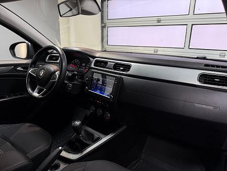 Renault Arkana 1.6 MT (114 л.с.) 2021