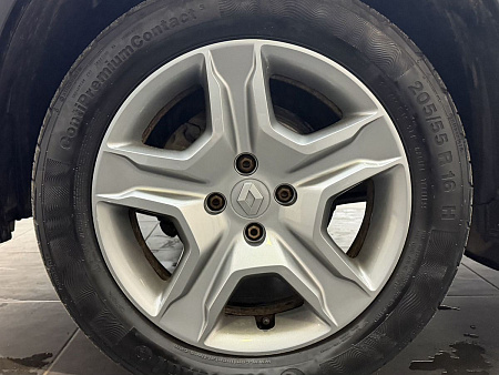 Renault Logan Stepway 1.6 MT (113 л.с.) 2019