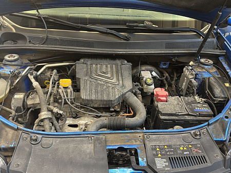 Renault Sandero Stepway 1.6 MT (82 л.с.) 2019