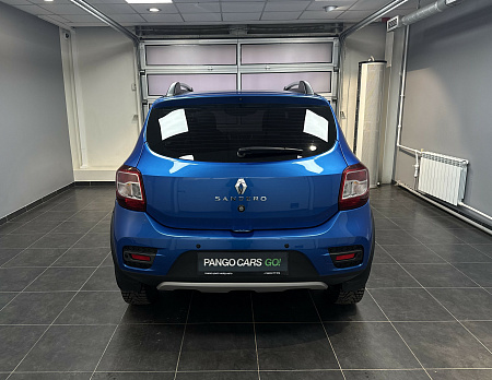 Renault Sandero Stepway 1.6 MT (82 л.с.) 2018