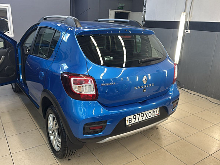 Renault Sandero Stepway 1.6 MT (82 л.с.) 2019