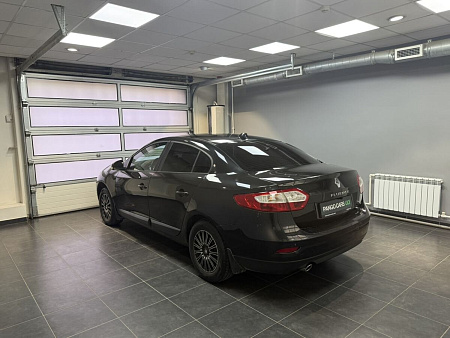 Renault Fluence 1.6 MT (106 л.с.) 2013