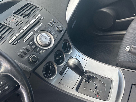 Mazda 3 1.6 AT (105 л.с.) 2010