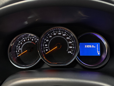 Renault Sandero Stepway 1.6 AT (102 л.с.) 2017