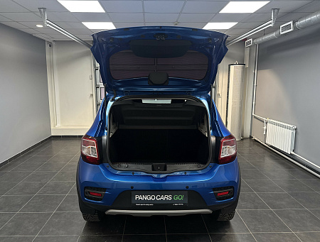 Renault Sandero Stepway 1.6 MT (82 л.с.) 2018