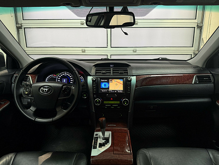 Toyota Camry 2.5 AT (181 л.с.) 2012