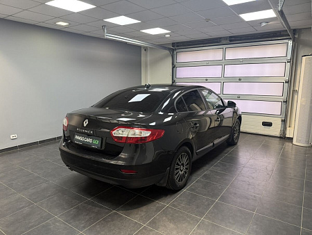 Renault Fluence 1.6 MT (106 л.с.) 2013