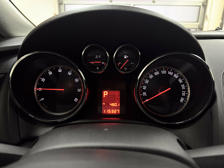 Opel Astra 1.6 AT (115 л.с.) 2012