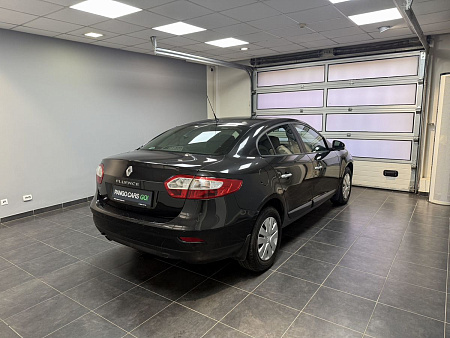 Renault Fluence 1.6 AT (106 л.с.) 2012