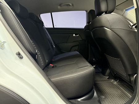 Kia Sportage 2.0 MT (150 л.с.) 2015