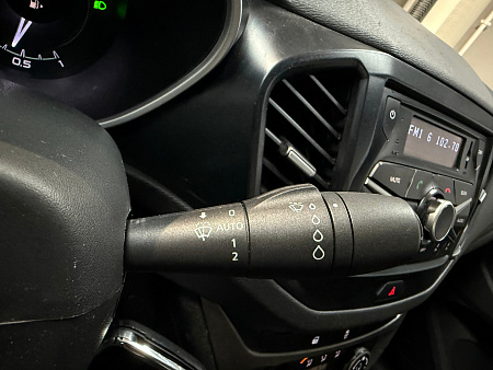 ВАЗ (LADA) Vesta 1.6 MT (106 л.с.) 2016