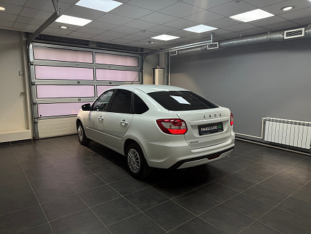 ВАЗ (LADA) Granta 1.6 MT (90 л.с.) 2022