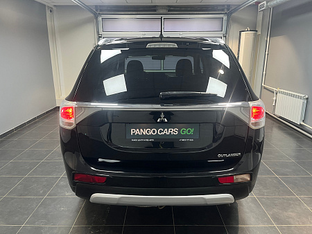 Mitsubishi Outlander 2.0 4WD CVT (146 л.с.) 2014
