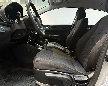 Hyundai Solaris 1.6 MT (123 л.с.) 2021