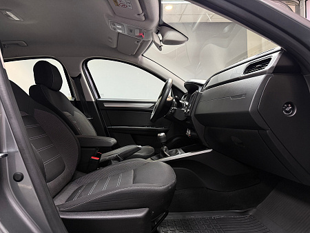 Renault Arkana 1.6 MT (114 л.с.) 2021