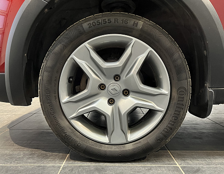 Renault Logan Stepway 1.6 MT (82 л.с.) 2019
