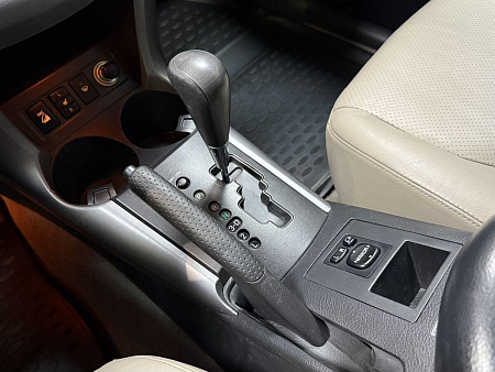 Toyota RAV4 2.4 4WD AT (170 л.с.) 2008