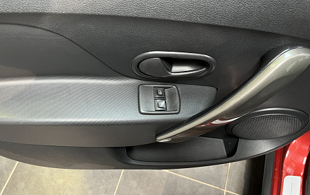 Renault Logan Stepway 1.6 MT (82 л.с.) 2019