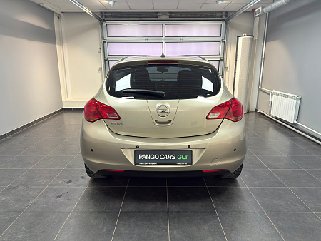 Opel Astra 1.6 AT (115 л.с.) 2012