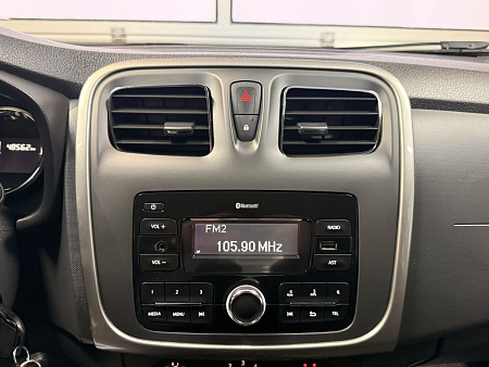 Renault Logan Stepway 1.6 MT (113 л.с.) 2019