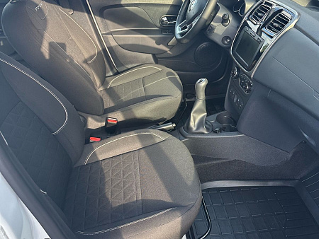 Renault Sandero Stepway 1.6 MT (82 л.с.) 2019