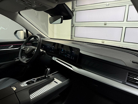 Москвич M90 2026