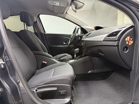 Renault Megane 1.6 AT (106 л.с.) 2010